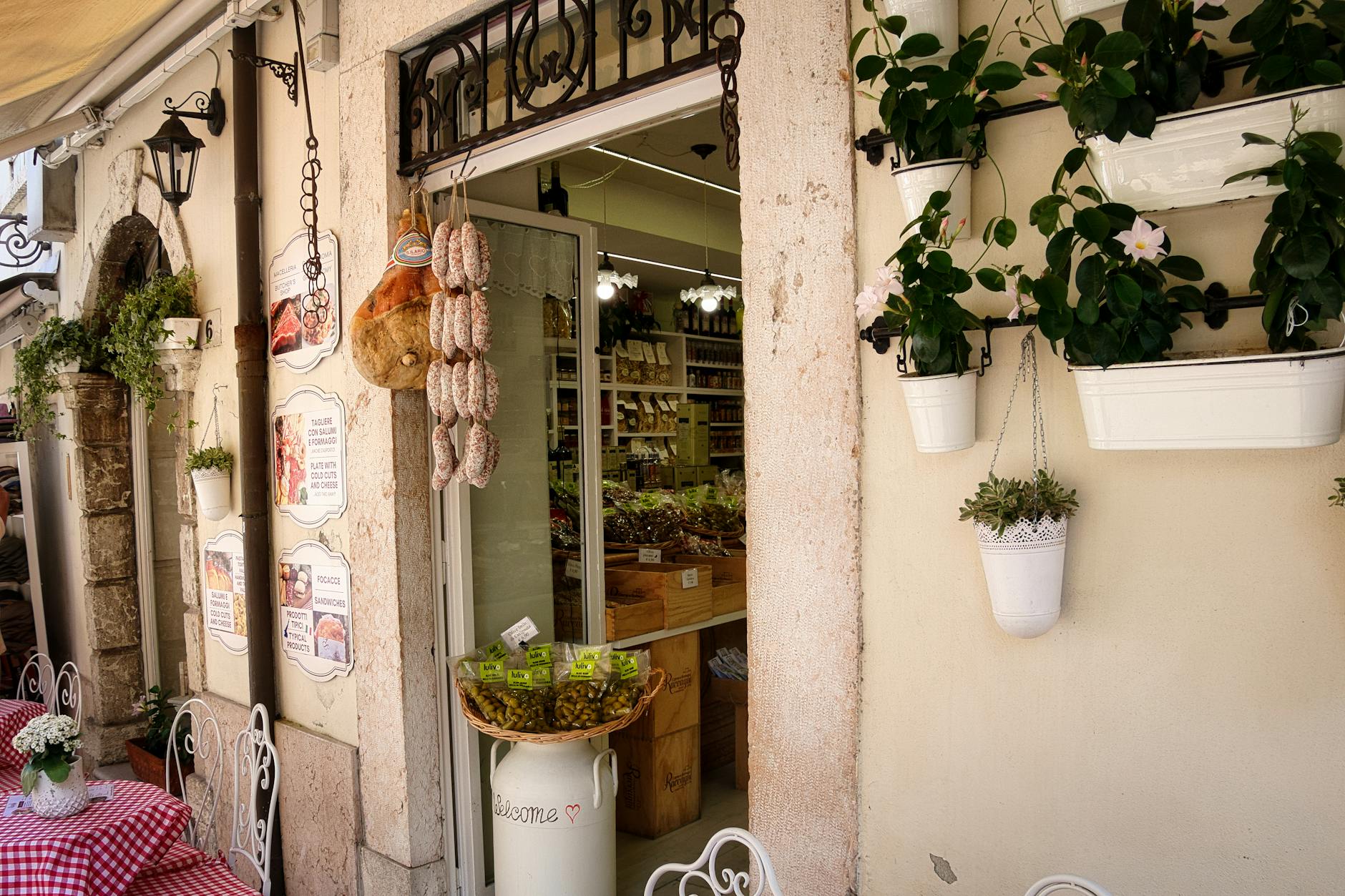 Commercianti di Aosta incontrano il sindaco: al centro decoro, sicurezza e rilancio del centro storico