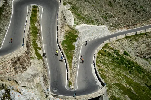 Giro d’Italia, chiusure stradali previste sabato per il passaggio della corsa rosa